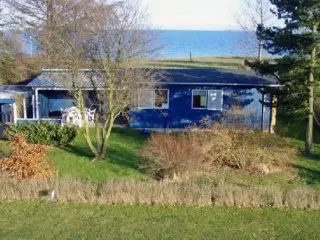 Direkte til vandet med pragtfuld havudsigt