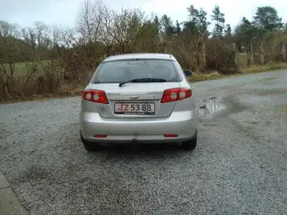 NYSYNET MED TRÆK CHERVROLET LACETTI