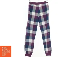 Ternet pyjamasbukser fra Next (str. 146)