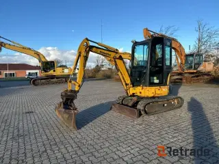 Komatsu PC22MR3