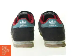 Sko fra Adidas (str. 22 cm)
