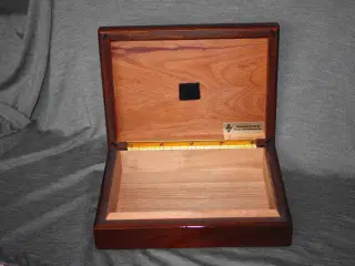 Cigaræske / cigar skrin Handmade in USA by C.A.O