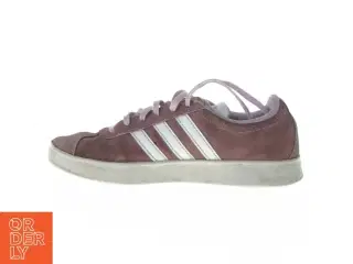 Sneakers i ruskind fra Adidas (str. 36)