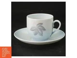 Porcelænskopper og tallerken fra B&G (str. Tallerkenen 14 cm i diameter. kro, 7 cm i diameter)