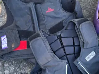 Rideudstyr og heste pleje