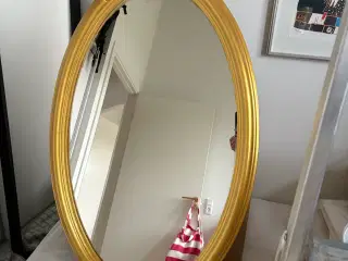Ovalt spejl