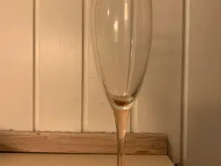 Franske Luminarc  Champagneglas med lyserød stilk 