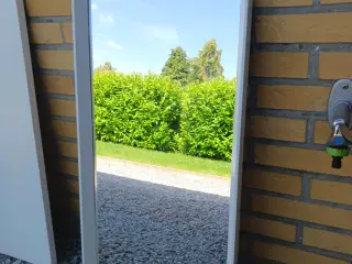 Spejl med hvid træramme