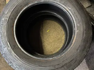 Continental 215/65R16c