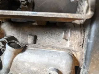 VW K70 Karburator og luftfilterkasse.