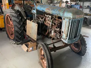 Fordson klosmajor sælges
