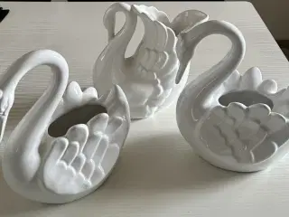 Svaner i porcelæn