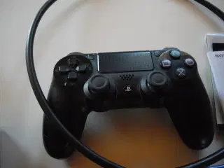 PS 4 1TB  med flere spil