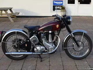 BSA B-31 Classic Bike
