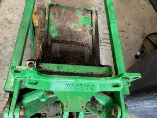 John Deere 6215R Hitch