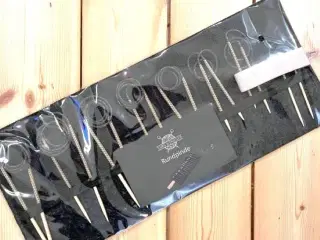 Sæt med 8 rundpinde - strikkepinde + etui