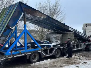 Jeg køber halkonstruktioner, adskillelsesgitre, kr