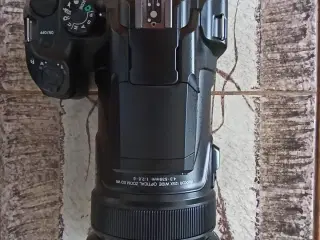 Nikon colpix P1000