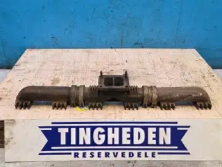 Case 9010 Udstødningsmanifold 504046508