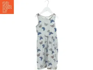 Sommerkjole med sommerfugleprint fra H&M (str. 122)