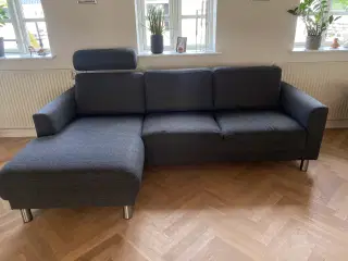 Sofa med chaiselong i koksgrå