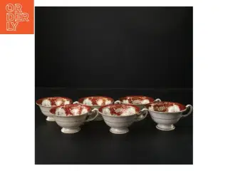 Antikke suppe skåle med udsmykninger (str. Ø 10 cm)