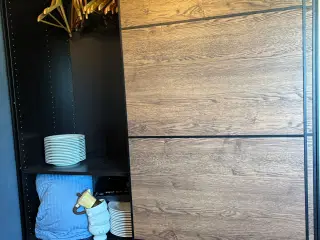 Garderobe skab, m skydelåger