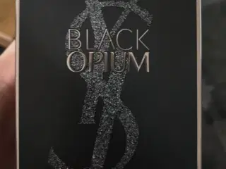 Parfume. Black opium