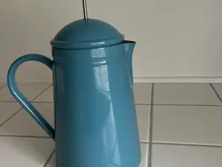 Madam blå stempelkaffe kande