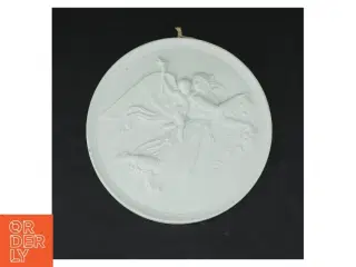 Porcelænsplatte med relief fra Royal Copenhagen (str. Ø. 16 cm)