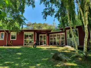 Sp�ndende fritidshus t�t ved vand og Mols Bjerge