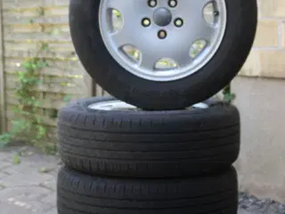 Audi A4 B5 original 15" alufælge med Sommerdæk