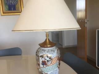 Lampe med kinesisk motiv