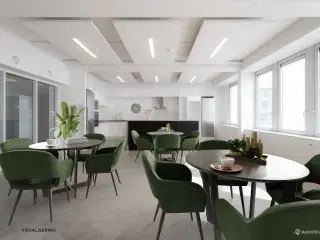 Centralt og lyst kontorlejemål 50 meter fra metro