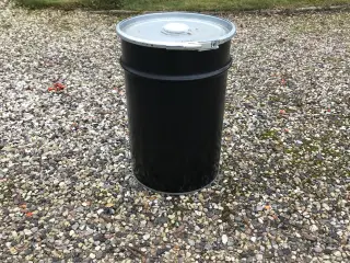 Fodertønde til sikker opbevaring af foder