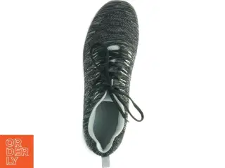 Sorte sneakers (str. 46)