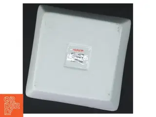 Lille hvidt porcelænsfad fra Aida (str. 15 x 15 cm)