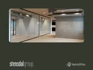 Stilsikkert kontorlejemål med rå kant
