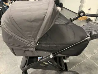 Emmaljunga barnevogn med ekstra kasse 