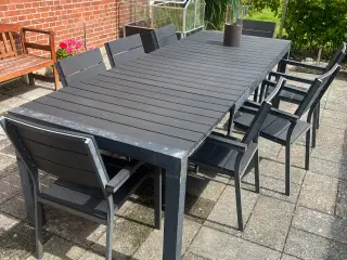 Havebord med 12 stole 