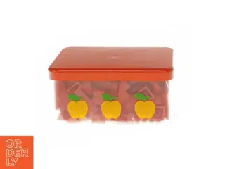Æske med røde Lego klodser