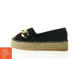 Sorte espadrillos med guldkæde fra Wilady (str. 38)