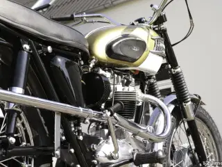 Triumph Bonneville T 120 C Classic Bike