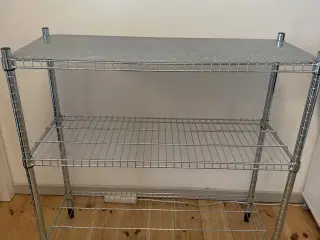 Reol fra IKEA (OMAR) - sælges