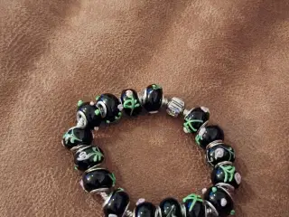 Armbånd med charms 