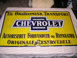 Gl. emaljeskilt "Chevrolet" fra gl. værksted