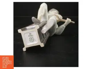 Porcelænsfigur af mand med mandolin fra B&G (str. 30x9 cm)
