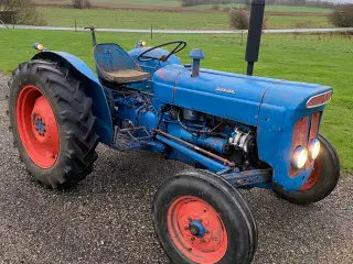 Fordson Super Dexta veteran traktor 