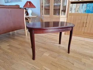 Mørkbejdset træbord