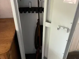 Våbenskab til 7 våben